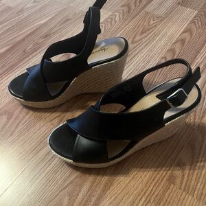 American Eagle by Payless Black and Tan Wedges